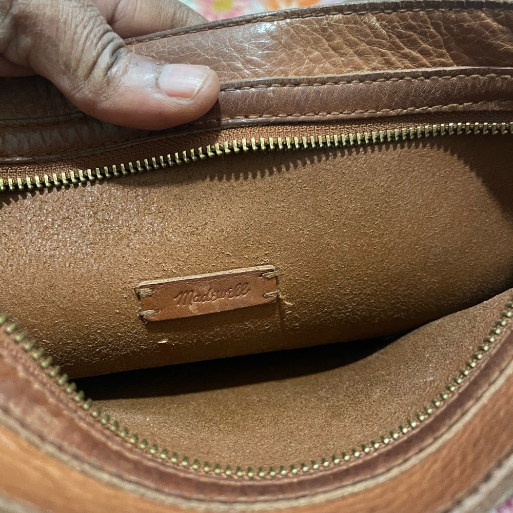 Madewell Leather Saddle Crossbody Bag in Brown - Picture 2 of 5